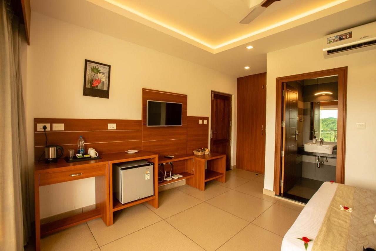 The Lake View Munnar Exterior photo